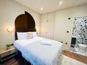 London Holly A Mini Studios great location for tourist!!!